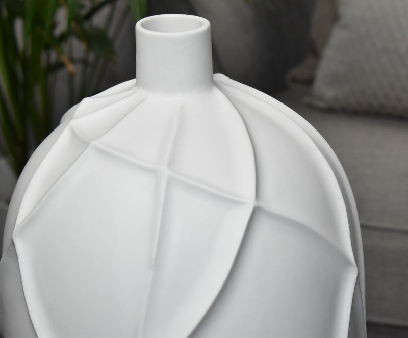 Large Graphic White Vase - Bow & Miller Interiors